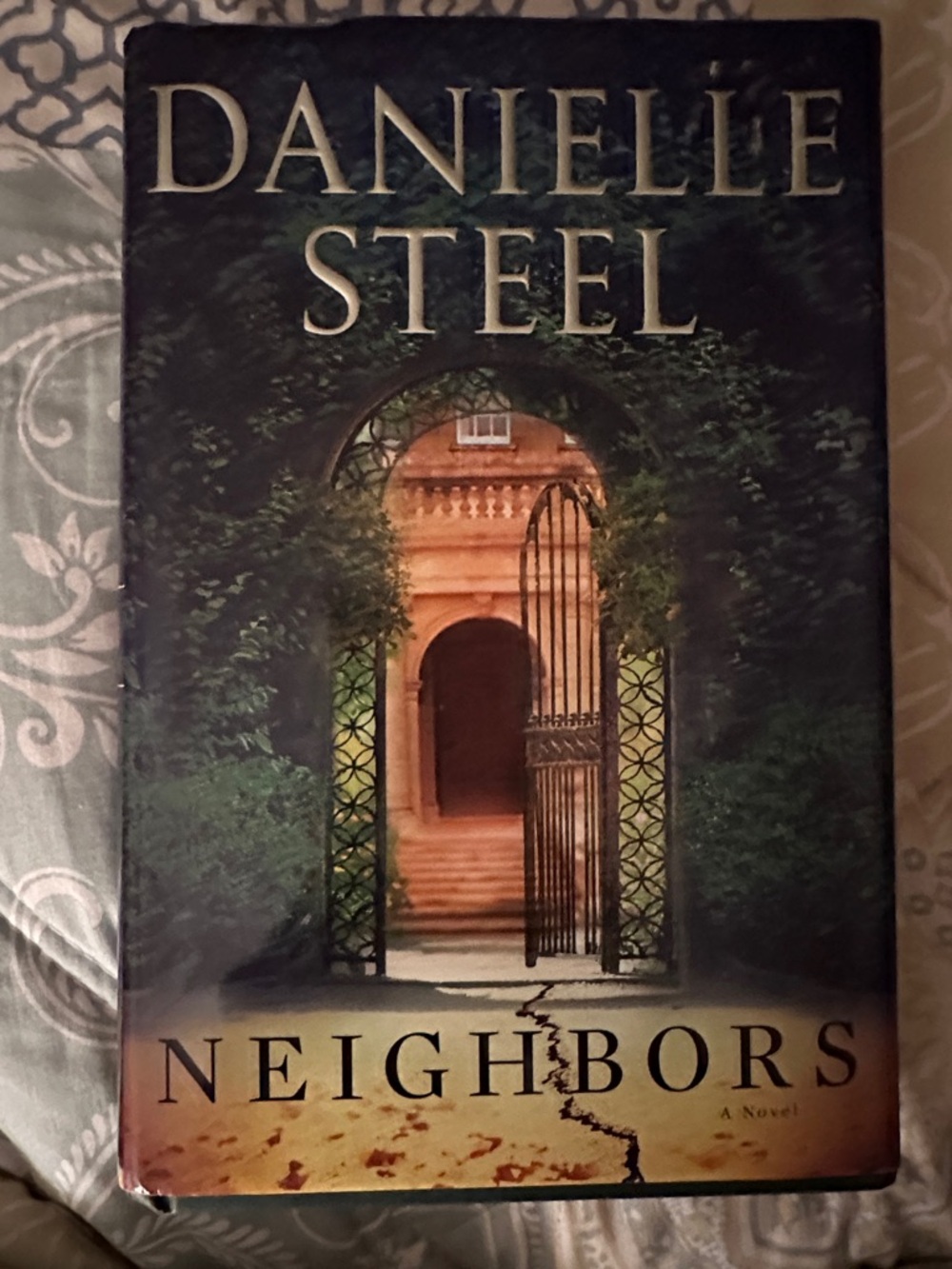 Neighbor by Danielle Steel BOOKS 3 for $10!